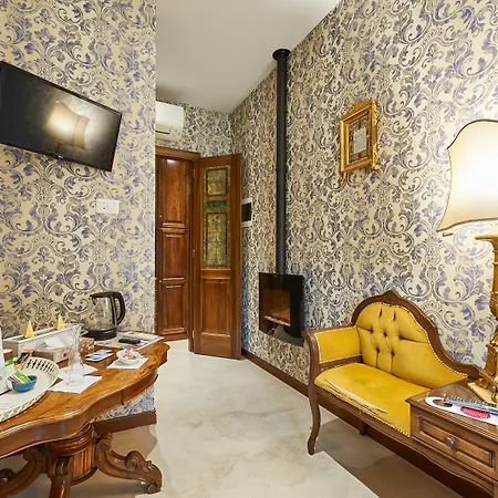 Oda ve Kahvaltı Fabrizio's 4*